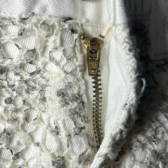 Day trip Capricorn Crochet Front Fray Hem White Denim Shorts W/Stretch EUC - Picture 13 of 14